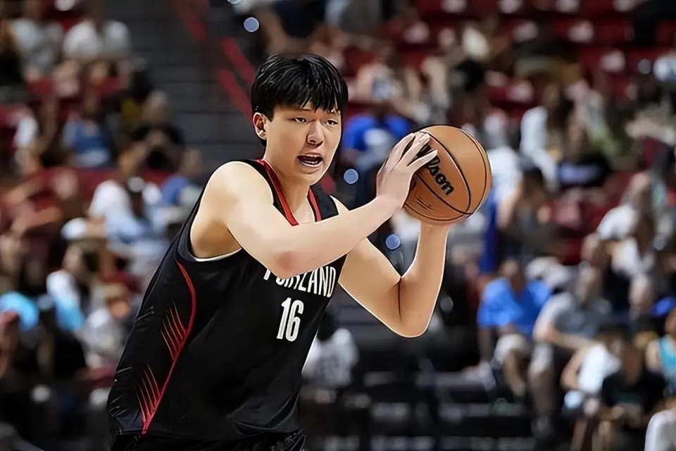 像他这样打, 内线单打时, 这个水平完 像他这样打, 内线单打时, 这个水平完