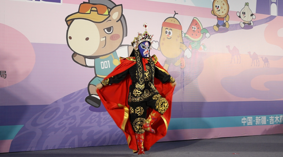 com, 泽开心地说