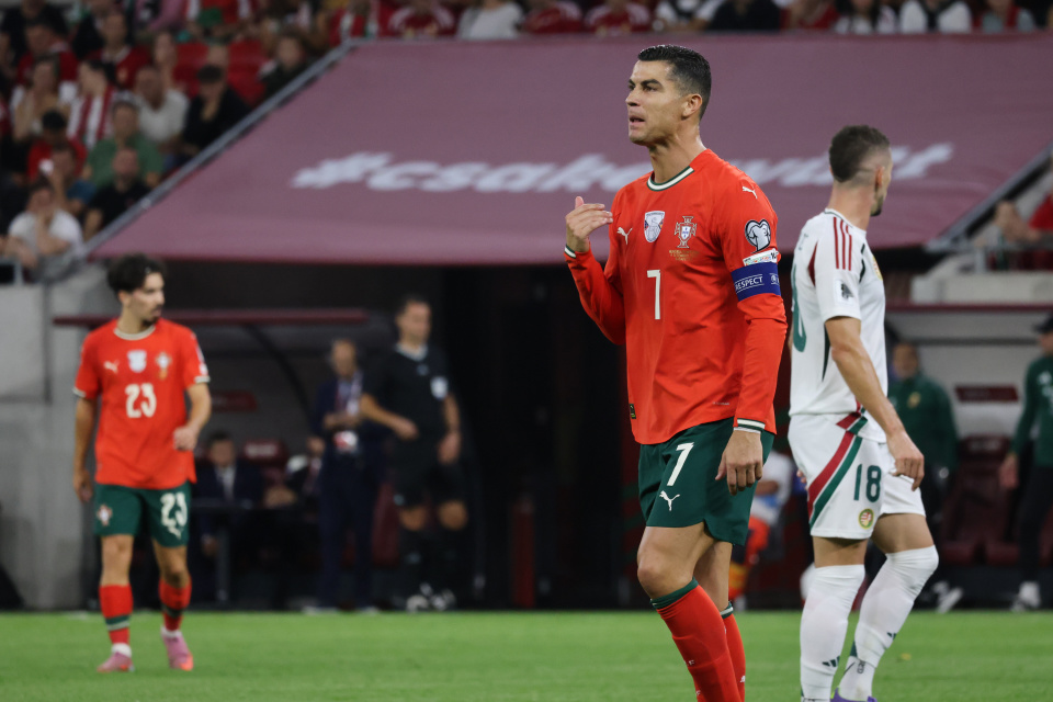 亲吻足球 亲吻足球