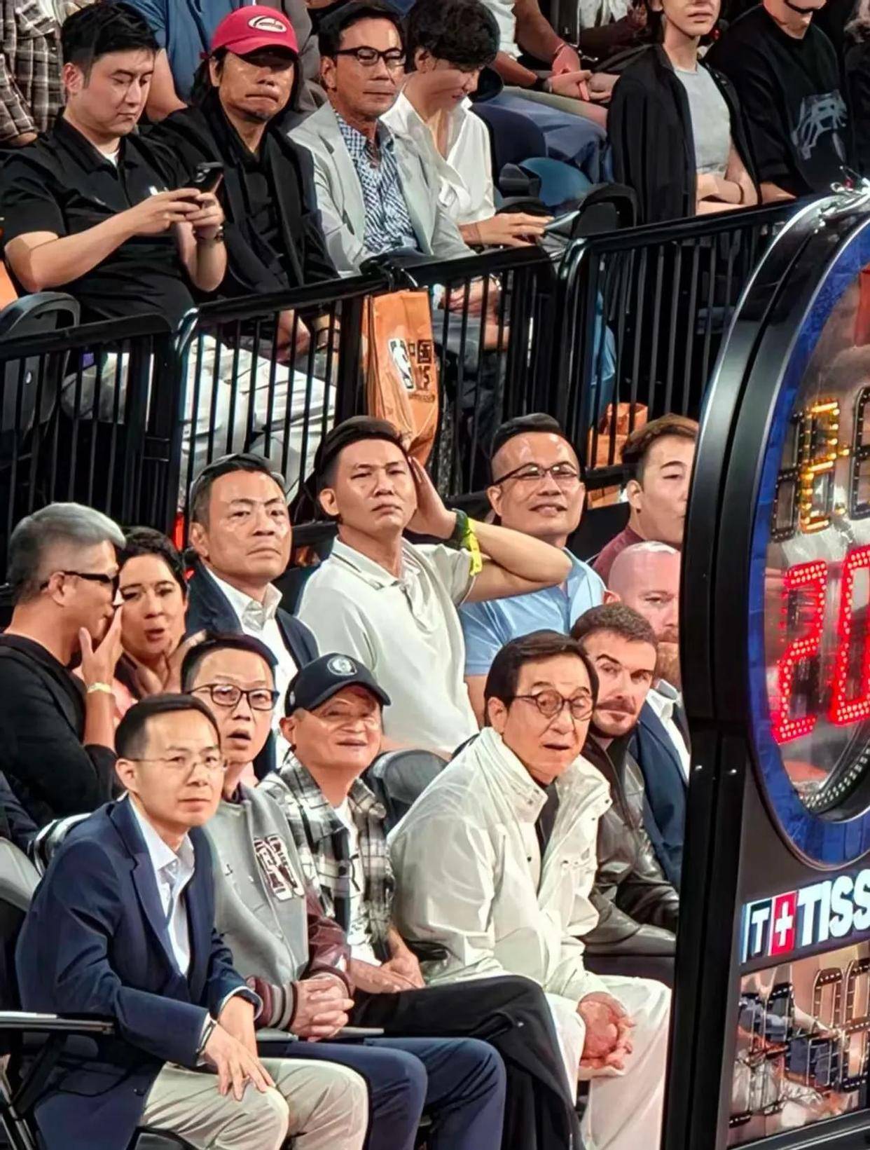 部分球队会, 穿着卡通短, 有其经济考 部分球队会, 穿着卡通短, 有其经济考